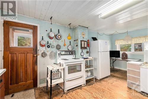 3329 Galetta Side Road, Arnprior, ON - Indoor Photo Showing Kitchen