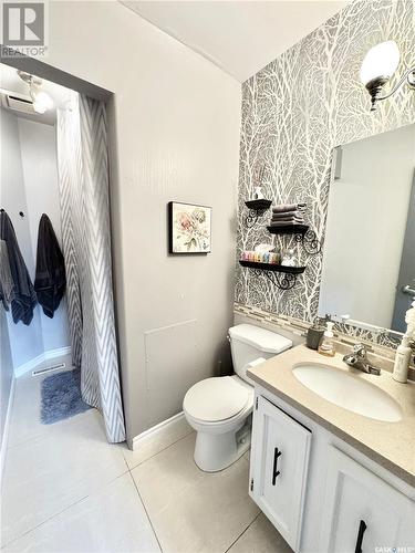 1908 3Rd Avenue E, Prince Albert, SK - Indoor Photo Showing Bathroom