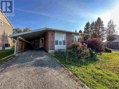 7 Elm St, Iroquois Falls, ON - Outdoor