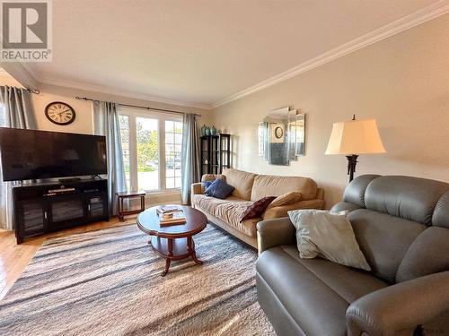 7 Elm St, Iroquois Falls, ON - Indoor Photo Showing Living Room