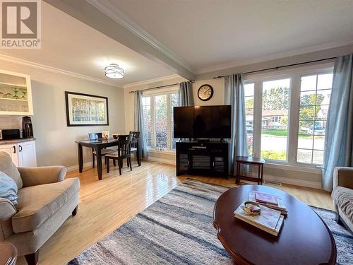 7 Elm St, Iroquois Falls, ON - Indoor Photo Showing Living Room