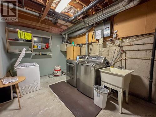 7 Elm St, Iroquois Falls, ON - Indoor Photo Showing Laundry Room