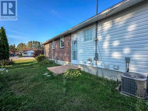 7 Elm St, Iroquois Falls, ON - Outdoor