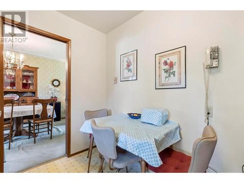 4314 Lakeshore Road, Kelowna, BC - Indoor Photo Showing Dining Room