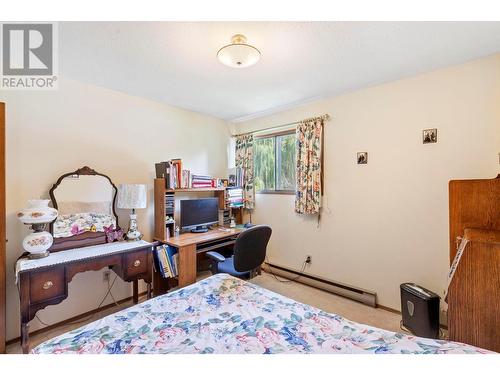 4314 Lakeshore Road, Kelowna, BC - Indoor Photo Showing Bedroom