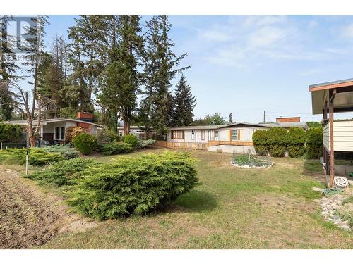 4314 Lakeshore Road, Kelowna, BC - Outdoor