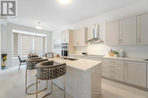 98 Raspberry Ridge Avenue, Caledon (Caledon East), ON - Indoor Photo Showing Kitchen With Double Sink With Upgraded Kitchen