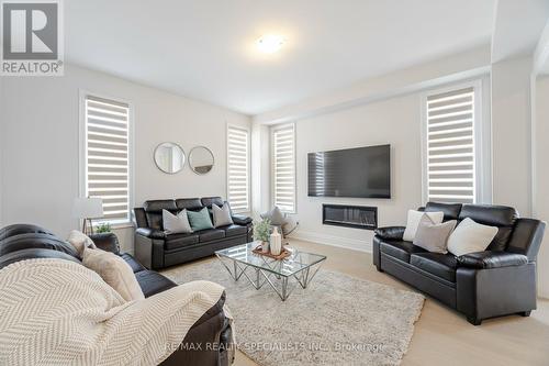 98 Raspberry Ridge Avenue, Caledon (Caledon East), ON - Indoor Photo Showing Living Room