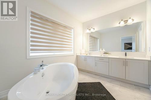 98 Raspberry Ridge Avenue, Caledon, ON - Indoor Photo Showing Bathroom