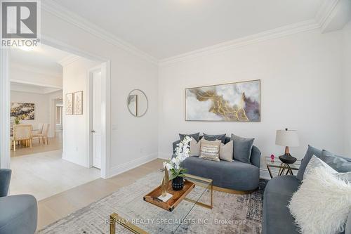 98 Raspberry Ridge Avenue, Caledon, ON - Indoor Photo Showing Living Room