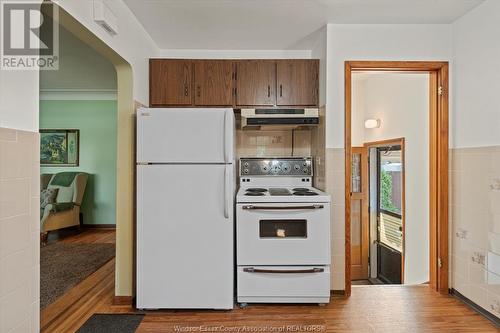 1546 Arthur, Windsor, ON - Indoor Photo Showing Kitchen