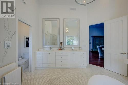 4426 Wilmot Easthope Road, New Hamburg, ON - Indoor Photo Showing Bathroom