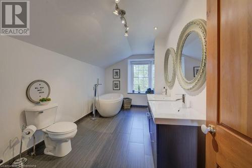 4426 Wilmot Easthope Road, New Hamburg, ON - Indoor Photo Showing Bathroom