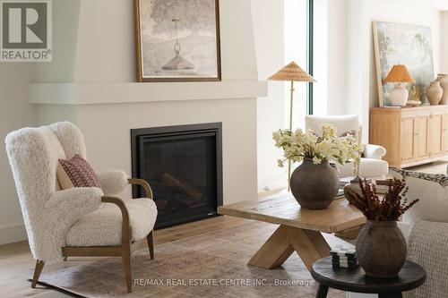 204 King Street, Guelph, ON - Indoor Photo Showing Living Room With Fireplace