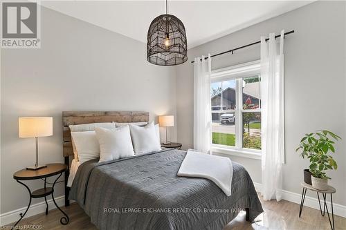 8 - 775 Campbell Avenue, Kincardine, ON - Indoor Photo Showing Bedroom