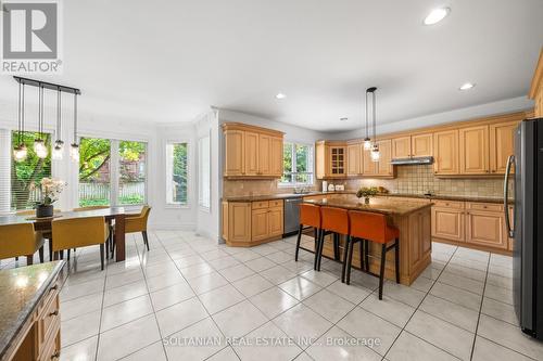 211 Byng Avenue, Toronto (Willowdale East), ON - Indoor Photo Showing Kitchen