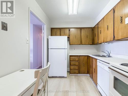 1703 - 1580 Mississauga Valley Boulevard, Mississauga (Mississauga Valleys), ON - Indoor Photo Showing Kitchen With Double Sink