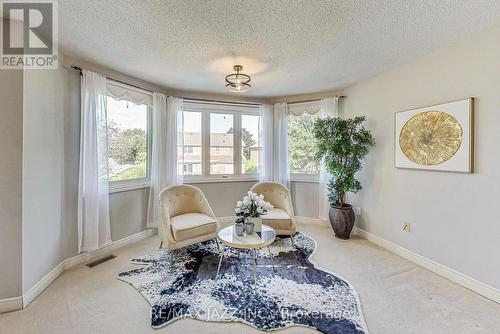 81 Blackcreek Trail, Clarington (Courtice), ON - Indoor Photo Showing Living Room