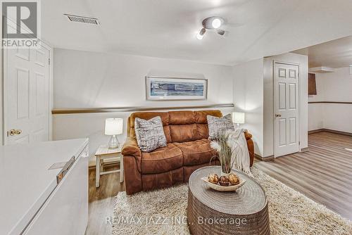 81 Blackcreek Trail, Clarington (Courtice), ON - Indoor Photo Showing Living Room