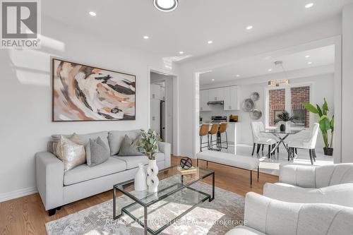 58 Belmont Drive, Clarington (Newcastle), ON - Indoor Photo Showing Living Room