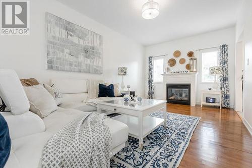 31 Vanderpost Crescent, Essa (Thornton), ON - Indoor Photo Showing Living Room With Fireplace