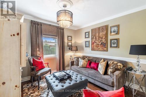 143 Dudley Avenue, Markham (Thornhill), ON - Indoor Photo Showing Living Room