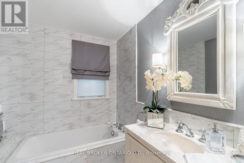 143 Dudley Avenue, Markham (Thornhill), ON - Indoor Photo Showing Bathroom