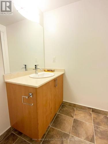 507 - 7167 Yonge Street, Markham (Grandview), ON - Indoor Photo Showing Bathroom