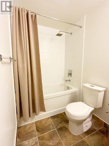 507 - 7167 Yonge Street, Markham (Grandview), ON - Indoor Photo Showing Bathroom