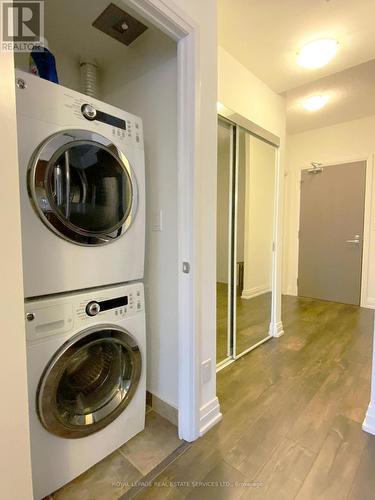 507 - 7167 Yonge Street, Markham (Grandview), ON - Indoor Photo Showing Laundry Room