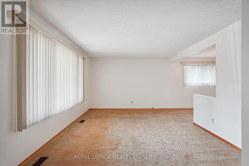 40 Forest Hill Crescent, Hamilton, ON - Indoor Photo Showing Other Room