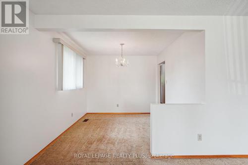 40 Forest Hill Crescent, Hamilton, ON - Indoor Photo Showing Other Room