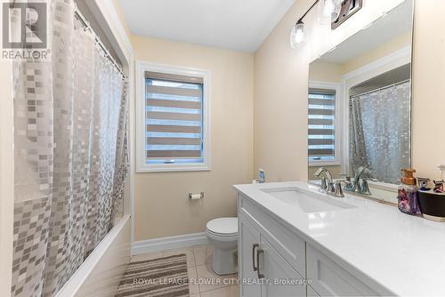 82 Optimist Drive, Southwold, ON - Indoor Photo Showing Bathroom