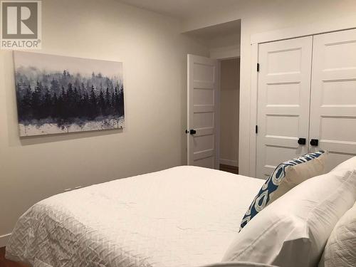 655 Taynton  Drive, Invermere, BC - Indoor Photo Showing Bedroom