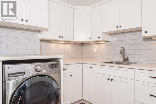 655 Taynton  Drive, Invermere, BC - Indoor Photo Showing Laundry Room