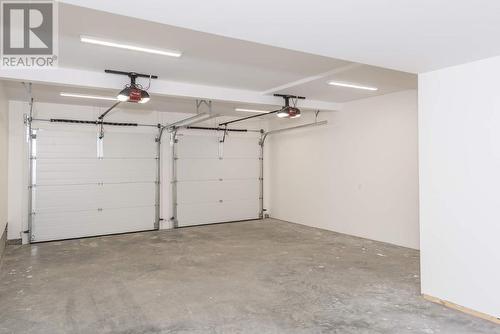 655 Taynton  Drive, Invermere, BC - Indoor Photo Showing Garage