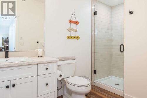 655 Taynton  Drive, Invermere, BC - Indoor Photo Showing Bathroom