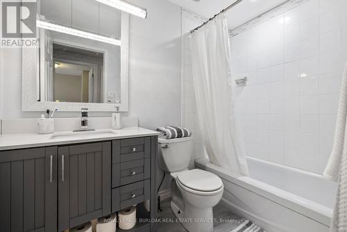 2 - 2185 Fairchild Boulevard, Burlington, ON - Indoor Photo Showing Bathroom