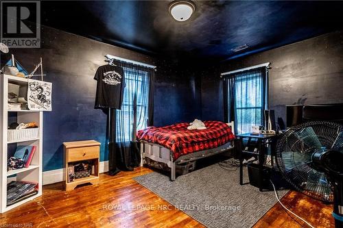 406 King Street, Port Colborne, ON - Indoor Photo Showing Bedroom