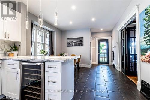 406 King Street, Port Colborne, ON - Indoor Photo Showing Kitchen With Upgraded Kitchen