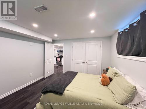 321 Carriage Way, Waterloo, ON - Indoor Photo Showing Bedroom