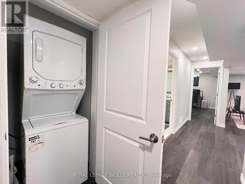 321 Carriage Way, Waterloo, ON - Indoor Photo Showing Laundry Room