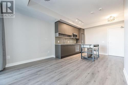 401 - 3005 Pine Glen Road, Oakville (Palermo West), ON - Indoor Photo Showing Kitchen