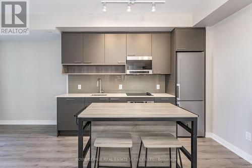 401 - 3005 Pine Glen Road, Oakville, ON - Indoor Photo Showing Kitchen