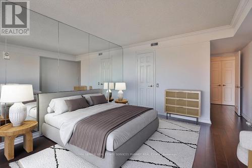 401 - 1177 Yonge Street, Toronto (Rosedale-Moore Park), ON - Indoor Photo Showing Bedroom