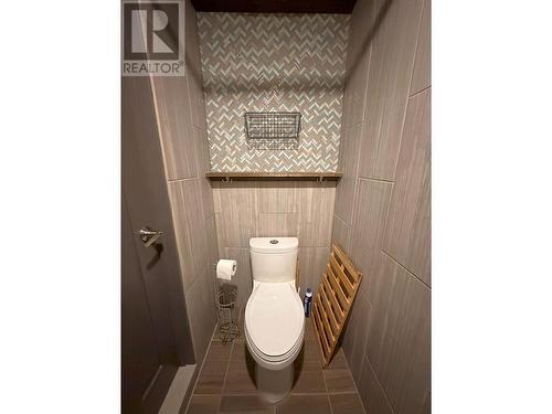 882 Rotary  Drive, Kimberley, BC - Indoor Photo Showing Bathroom