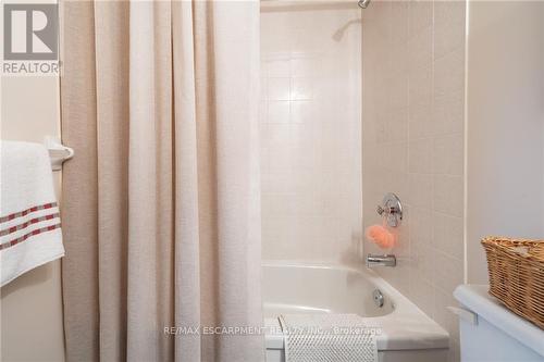 32 - 2025 Cleaver Avenue, Burlington (Headon), ON - Indoor Photo Showing Bathroom