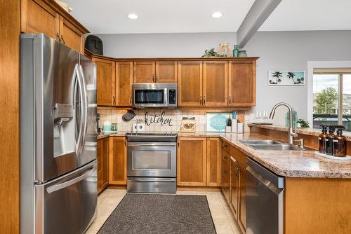 8-4610 20 Street, Vernon, BC - Indoor Photo Showing Kitchen With Double Sink