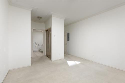 113-877 Klo Road, Kelowna, BC - Indoor Photo Showing Other Room