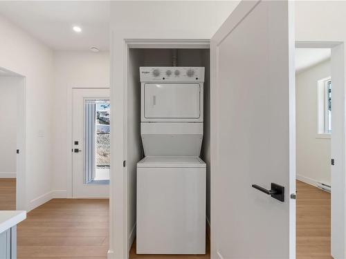 2299 Hudson Terr, Sooke, BC - Indoor Photo Showing Laundry Room